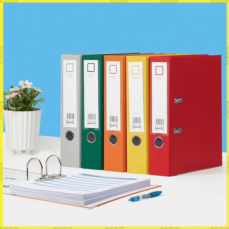 Wielokolorowy segregator A4 z  – Binder A4 Lever recenzja i cena